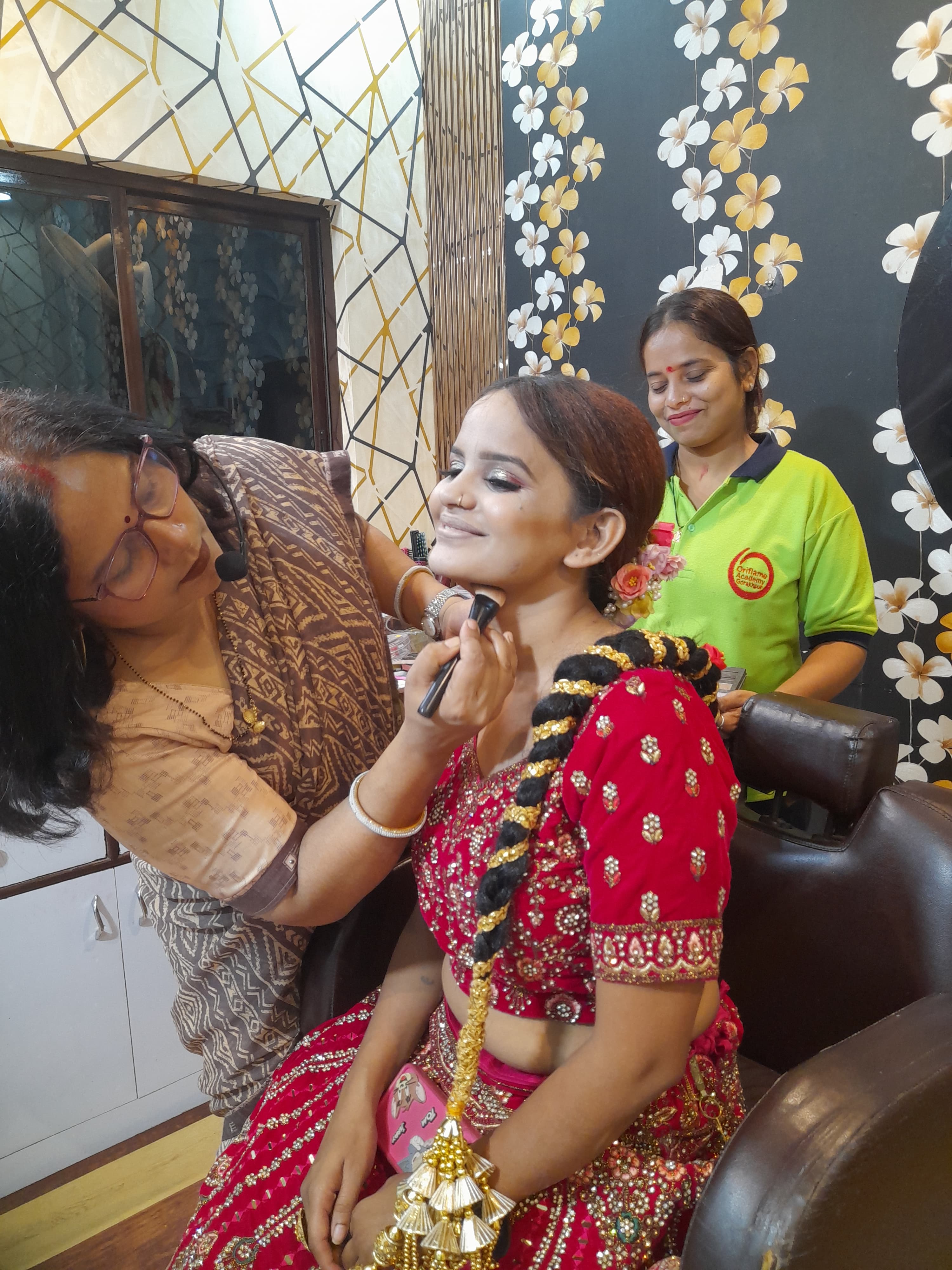 Master Makeup Educator - Pratibha Shukla | Q'riflame Salon & Academy